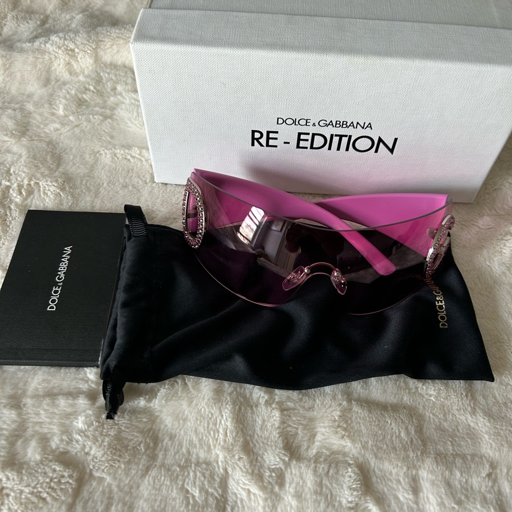 RE-EDITION SUNGLASSES 😎 - Picture 10 of 10